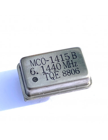 MCO 1415B crystal oscillator 6,144MHz